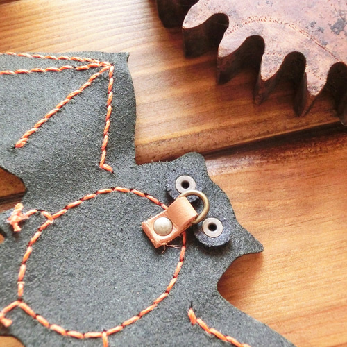 銅の蝙蝠（こうもり）飾りのある真鍮製骨董からくり錠前 2025年最新】からくり錠前の人気アイテム - メルカリ