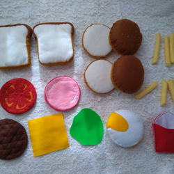 受注作製★ハンバーガーとポテト・食パン2枚のフェルトセット 2枚目の画像