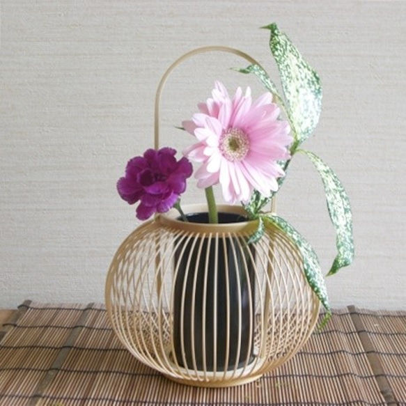 駿河竹千筋細工　花器　椿　さらし　伝統工芸の竹細工 1枚目の画像