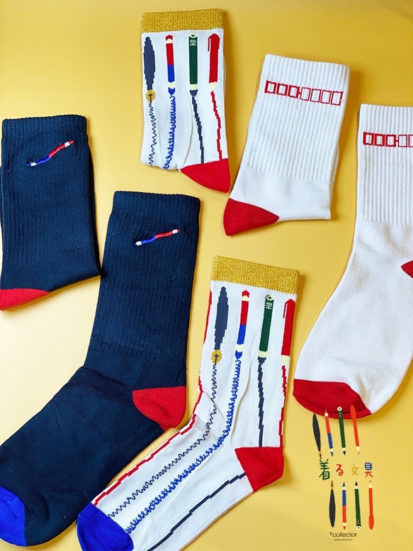 &lt;女士襪子3件套裝&gt; 配戴文具：郵遞區號/紅/藍鉛筆/鋼筆 襪子 襪子 第1張的照片