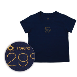 來自身體的原始。用於紀念品和禮物。東京溫度刺繡T卹Tcollector 第1張的照片