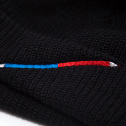 紅色藍色鉛筆刺繡豆豆針織帽Tcollector 第2張的照片