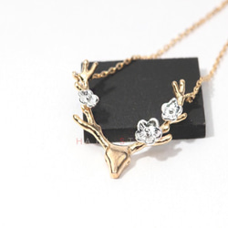 春めいたキュートで愛らしい【CHANEL】鹿モチーフ ネックレス 春めいたキュートで愛らしい【CHANEL】鹿モチーフ ネックレス