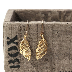 【14KGF】feather gold filled ear hook,フェザーピアス 3枚目の画像
