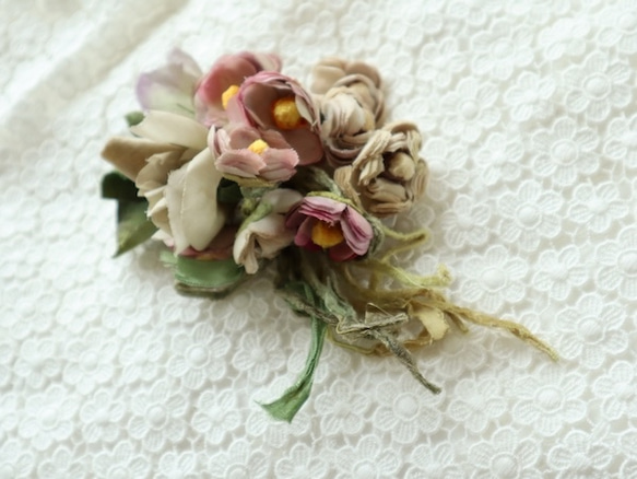 大きな取引 シックな大きなコサージュ 布花 コサージュ Garden Favorite アクセサリー