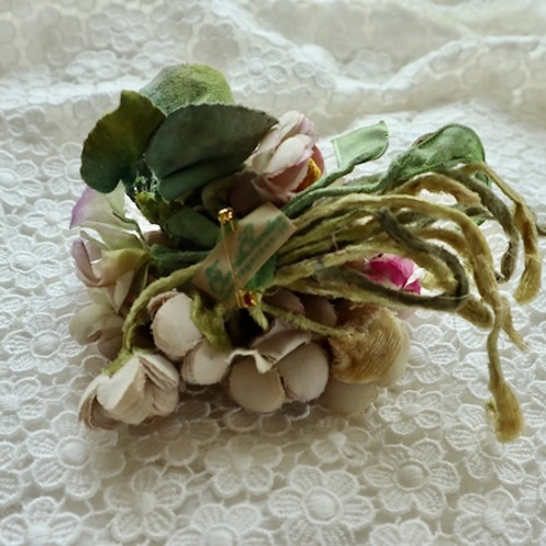 * vintage flower ❀ * シックな布花の コサージュ vintage flower ❀ * シックな布花の コサージュ