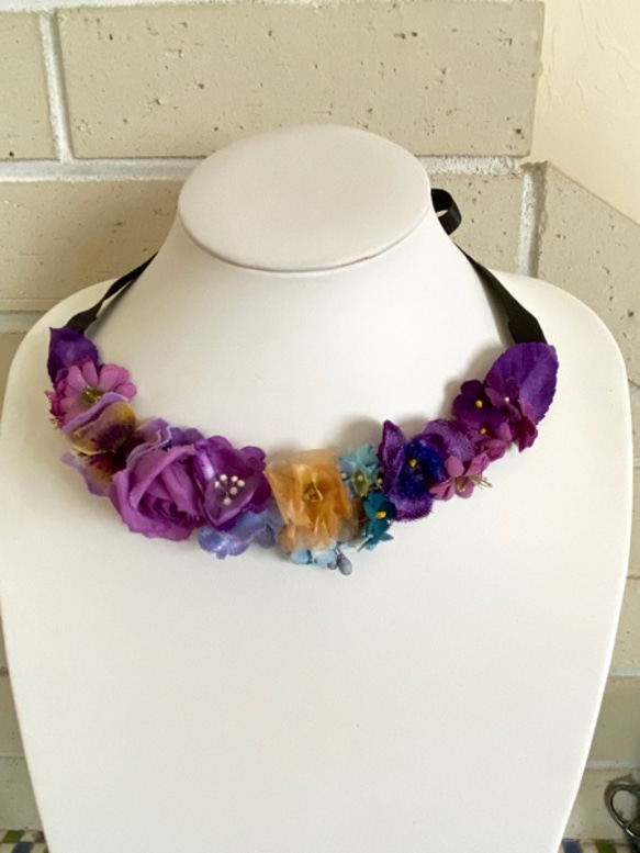 布花 Choker of blue and purple flowers 1枚目の画像