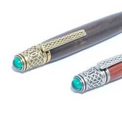 北欧 ケルト風 木製の回転式ボールペン（ココボロ；ピュ－ター（しろめ）のメッキ） 3枚目の画像