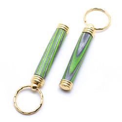 手工木製便攜式牙籤架鑰匙鏈（綠色染色硬木；24 克拉鍍金） 第2張的照片
