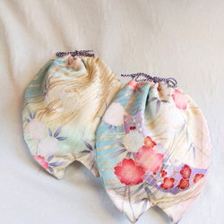 さくらポーチ　着物生地で作りました　桜の形　桜の柄　シルク　ポーチ　化粧ポーチ　巾着　きんちゃく　絹 2枚目の画像