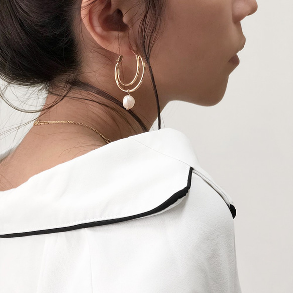 Aubree Earrings 天然淡水珍珠新月圈圈耳環 第5張的照片