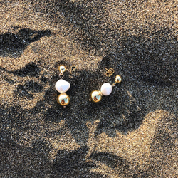 Momi Earrings 輕奢華天然珍珠金珠耳環 第6張的照片