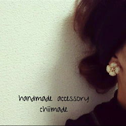 ビーズ刺繍 お花  大きめ 軽い  ピアス イヤリング 3枚目の画像