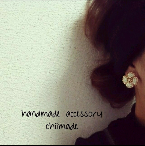 ビーズ刺繍 お花  大きめ 軽い  ピアス イヤリング 3枚目の画像