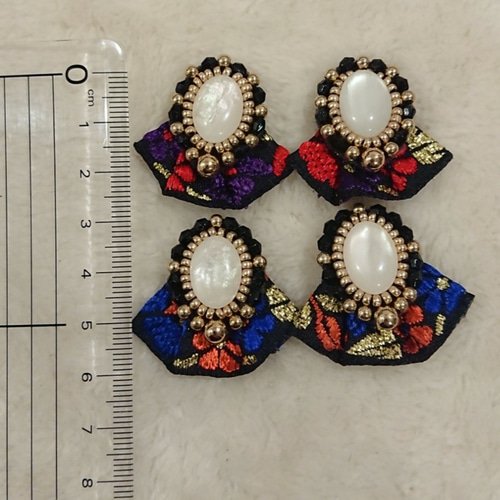 新作　ビジュー　青　刺繍リボン　チロリアンテープ　リボン　ピアス　イヤリング 新作 ビジュー 青 刺繍リボン チロリアンテープ リボン ピアス イヤリング