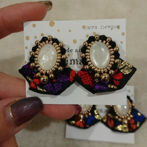 ボタン　黒　黄色　ヴィンテージ　チロリアンテープ　リボン　ピアス　イヤリング 青 赤 ピアス イヤリング ネイティブ チロリアンテープ リボン