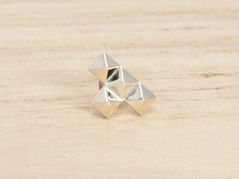 テトリミノ「T」スタッズピアス　シルバー925