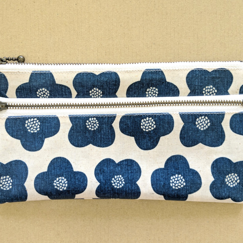 やりくり財布にピッタリ！ラミネートのダブルファスナーポーチ ポーチ