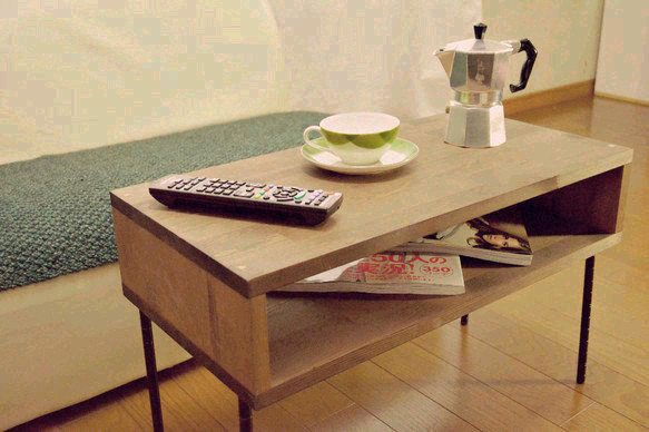 パイン材のテーブル　アイアンアンティーク風 3枚目の画像