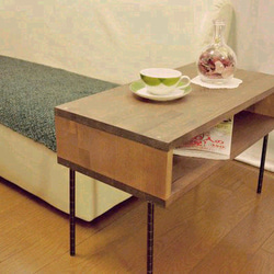 パイン材のテーブル　アイアンアンティーク風 4枚目の画像