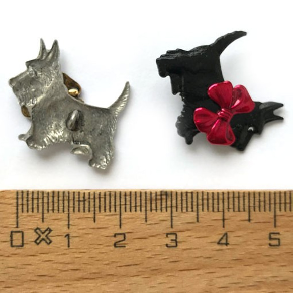 アメリカ製 メタルボタン ブラックスコッチテリア レッドリボン  1887犬　ドッグ 3枚目の画像