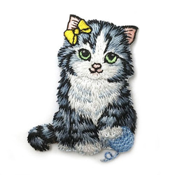 アップリケワッペン ブルーの毛糸とリボン子猫 UI　w-1842 2枚目の画像