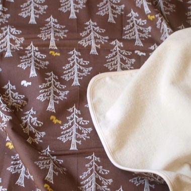 オーガニックコットンおくるみブランケット‐松の木とリス