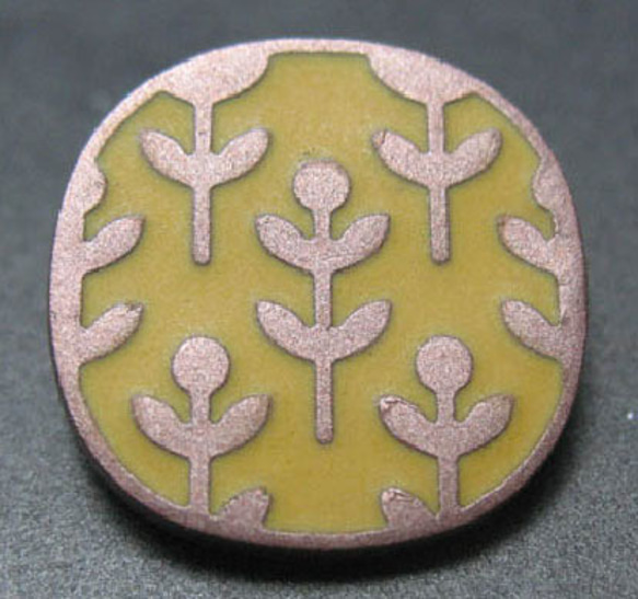 フランス ボタン17mm 花の紋章-イエロー 2個 B-354 2枚目の画像