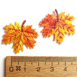 アップリケワッペン-かえでの葉っぱ 2枚 メープルリーフ 楓 木の葉 紅葉 W-0659 3枚目の画像