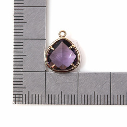 GLA-035-G【2個入り】トライアングルグラスチャーム,Triangle Framed Stone Charm 5枚目の画像