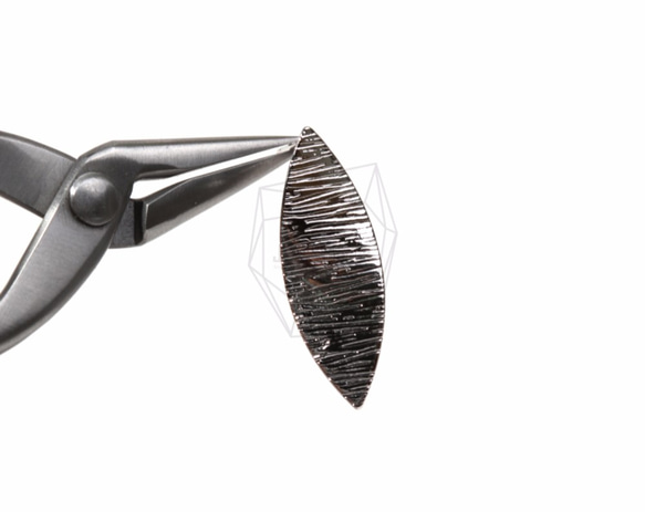 ERG-420-R [2片]葉形狀的耳環，質感葉形耳針 第4張的照片