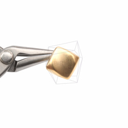 ERG-585-MG【2件】鑽石刷耳環，鑽石形狀刷狀紋理 第4張的照片