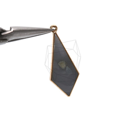 PDT-1927-G【2個入り】エポキシダイヤモンドペンダント,Epoxy rhombus Pendant 4枚目の画像