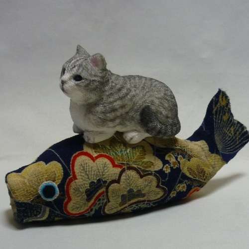 猫だって端午の節句 こいのぼりに乗った猫 江戸縮緬 その他置物