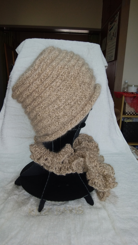 帽子とプチマフラーのツインセット 