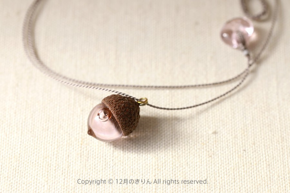 A drop of dream /Acorn necklace /silk cord 第1張的照片