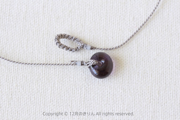 A drop of dream /Acorn necklace /silk cord 第4張的照片