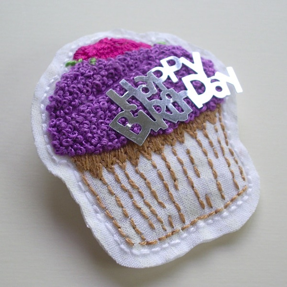カップケーキのブローチ★ピスタチオクリーム 5枚目の画像