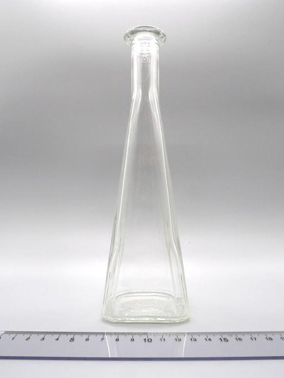 三角ボトル　高さ220ｍｍ×横70ｍｍ　シンプルな容器 2枚目の画像