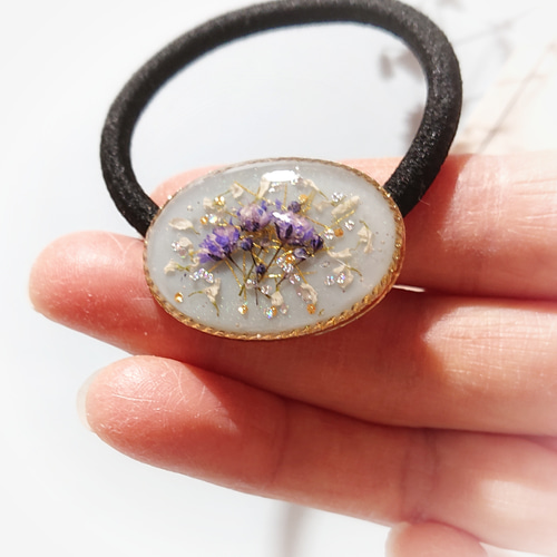 かすみ草の花束＊オーバルのヘアゴム／ラベンダー色、レジン