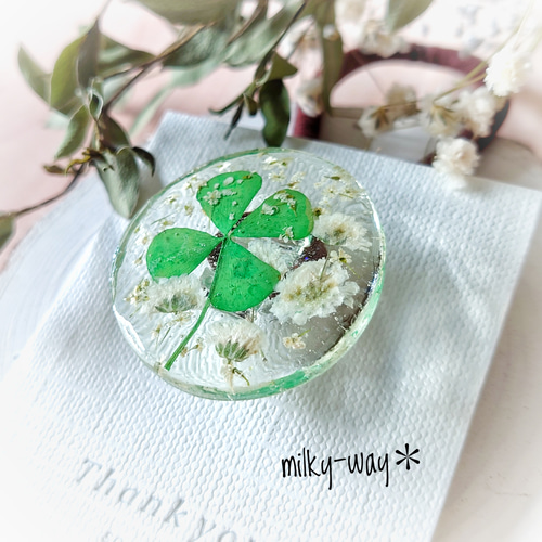 受注作成いたします!] HAPPYクローバー☘と白いお花の爽やかヘアゴム 