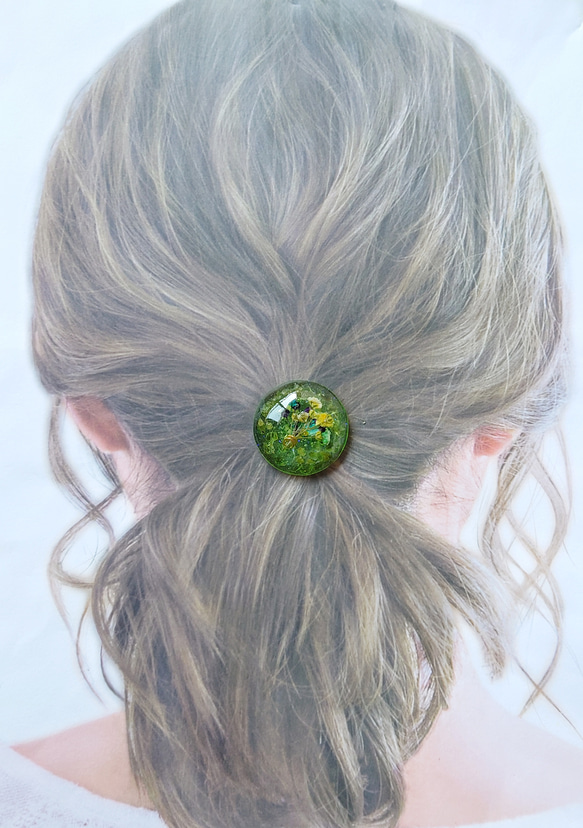 オリーブグリーンペリドットとかすみ草の花束✤ヘアゴム/パワーストーンとお花… 3枚目の画像