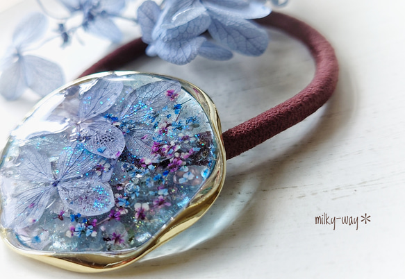 氷雨に濡れる紫陽花✣ウェーブリングヘアゴム 2枚目の画像