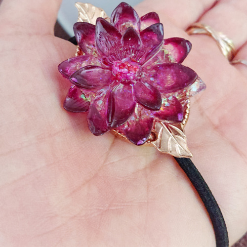 レジンヘアゴム　オーバル　大ぶり　金箔　お正月　天然石　豪華　ピンク　パープル 877ab2552c0e71bf6678172a143096