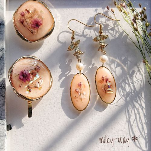 ひまわりとピンクシェル くじらレジンヘアゴム ひまわりとピンクシェル くじらレジンヘアゴム