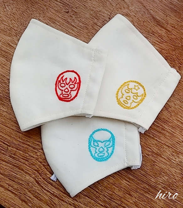 ワンポイント刺繍 立体マスク【小学校低学年くらい】赤 4枚目の画像
