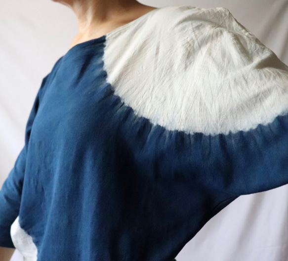 Uzushio : organicコットン藍染有松絞Tシャツ 4枚目の画像