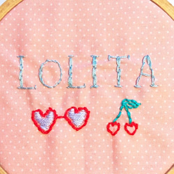 ☆SALE☆ ミニ刺繍アート LOLITA 2枚目の画像