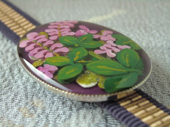 萩の花（紫）＊手描きレジンの帯留め 7枚目の画像