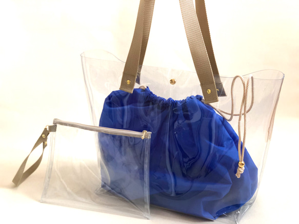 大人のビーチバッグ・PVC×ブルー　インナーバッグ&ポーチ付き 5枚目の画像
